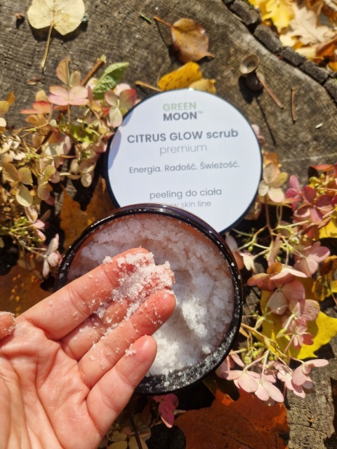 CITRUS GLOW premium scrub - energizing body scrub with the scent of grapefruit