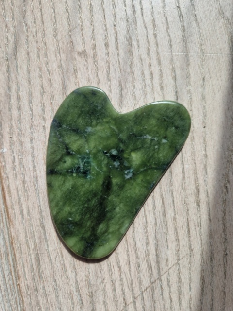 LIFT & GLOW gua sha premium – świadomy rytuał pielęgnacyjny GREEN MOON®