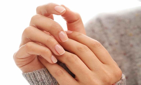 💅 Paznokcie po hybrydzie – jak z realnej pracy powstała maść repáir TOUCH z linii green care line?