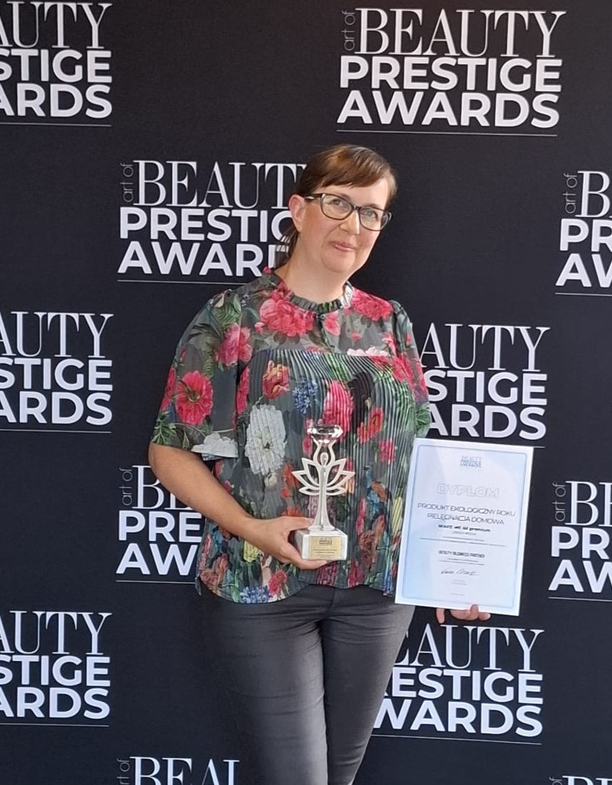 green-moon-art-of-beauty-prestige-awards-nagroda-branzowa-beauty-skin-weganskie-kosmetyki-premium-olejek-do-ciala-skora.jpg